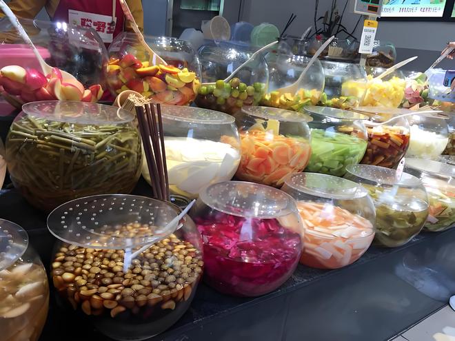 的美味本地人都习以为常游客看来十分怪异麻将胡了2试玩网站广西夜市中最具特色(图11) 的美味本地人都习以为常游客看来十分怪异麻将胡了2试玩网站广西夜市中最具特色(图11)