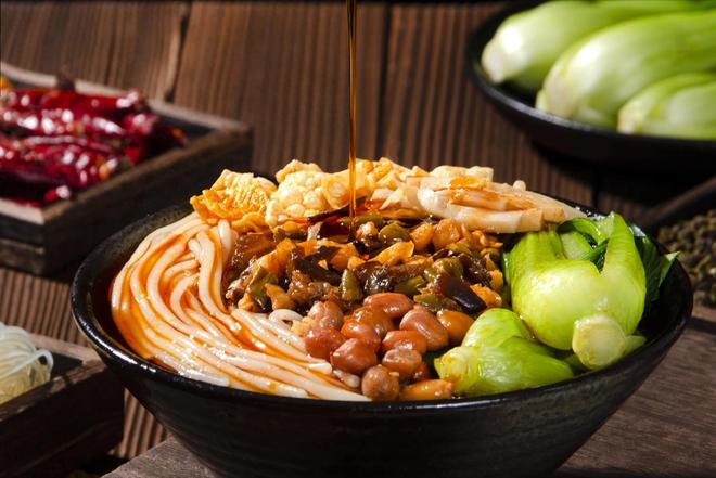 的美味本地人都习以为常游客看来十分怪异麻将胡了2试玩网站广西夜市中最具特色(图1) 的美味本地人都习以为常游客看来十分怪异麻将胡了2试玩网站广西夜市中最具特色(图1)