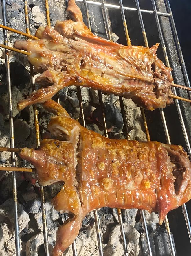 的美味本地人都习以为常游客看来十分怪异麻将胡了2试玩网站广西夜市中最具特色(图13) 的美味本地人都习以为常游客看来十分怪异麻将胡了2试玩网站广西夜市中最具特色(图13)